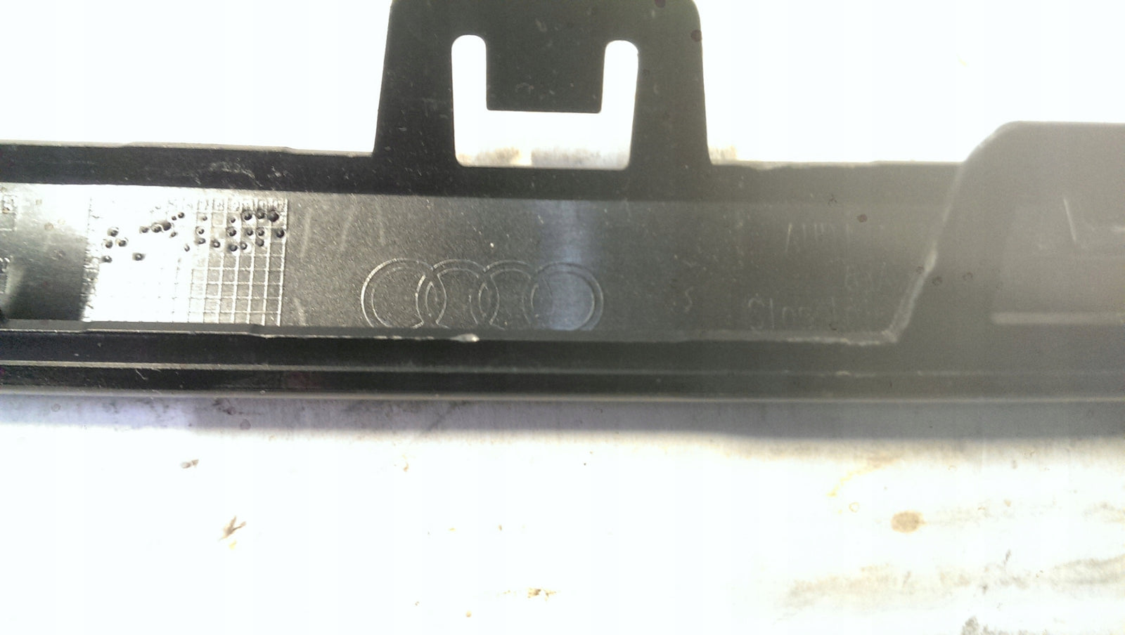 Listwa zderzaka przedniego AUDI RSQ3 83A807791