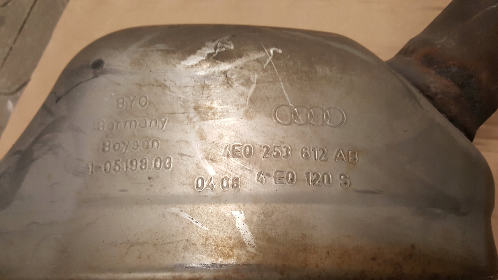 TŁUMIK WYDECH AUDI A8 D3 W12 6.0 4E0253612AB PRAWY
