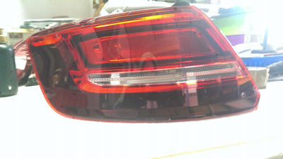 Lewa tylna lampa AUDI A3 SPORTBACK LIFT 8V4945069 demontaż