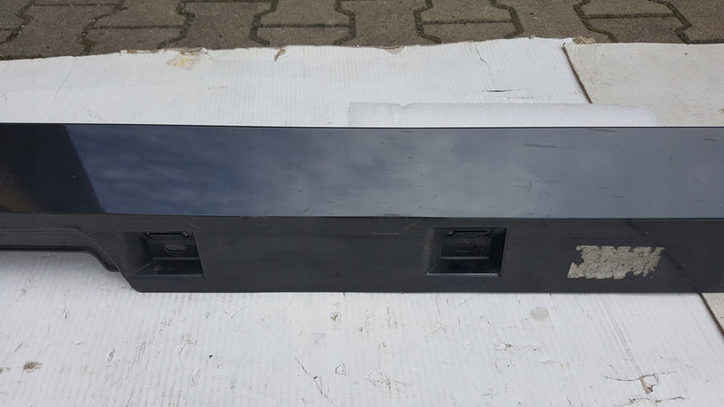 Listwa progowa prawa strona VW PASSAT B8 3G0853858F demontaż