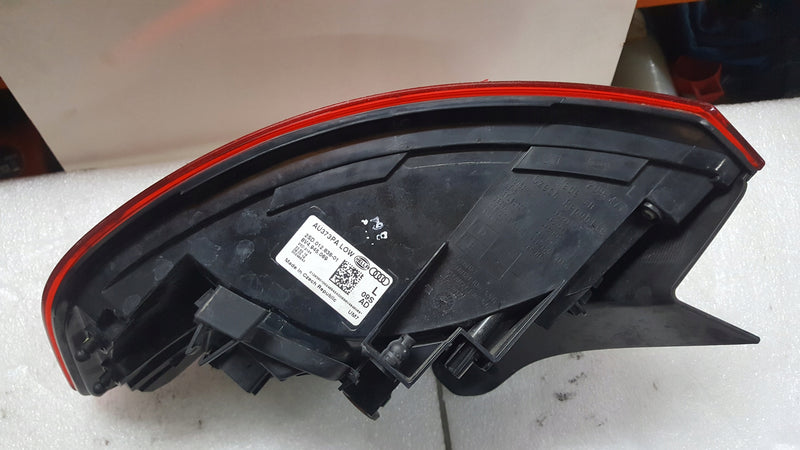 Lewa tylna lampa AUDI A3 SPORTBACK LIFT 8V4945069 demontaż