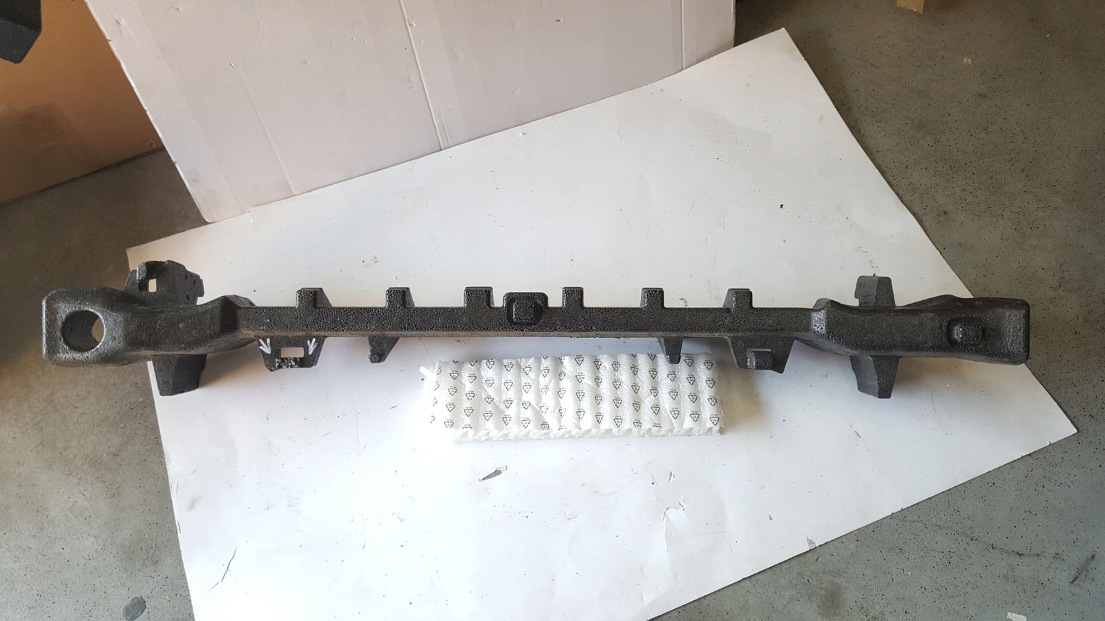 Absorber pianka zderzaka przedniego SEAT TARRACO 5FJ807248 demontaż