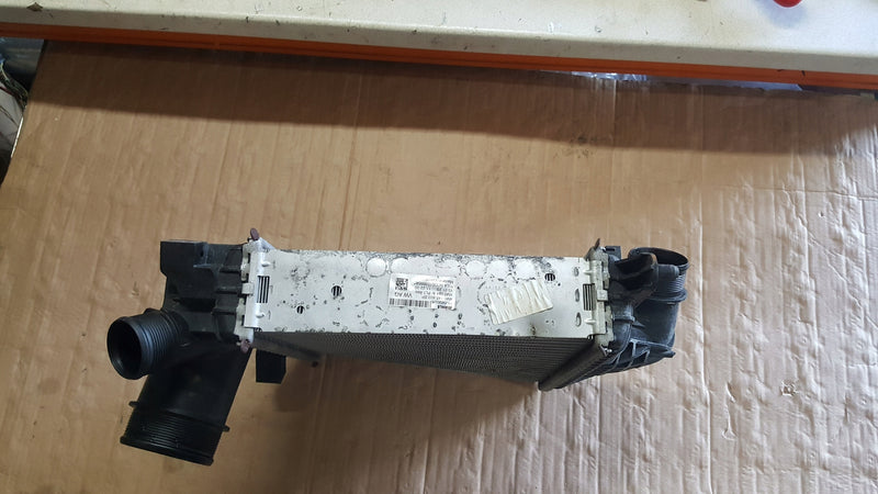 PORSCHE CAYENNE , VW TOUAREG III CHŁODNICA INTERCOOLER 4M0145803BP