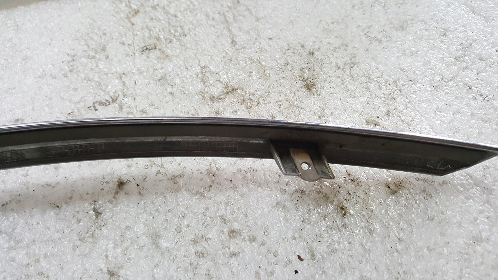 AUDI A6 C6 - LISTWA ZDERZAKA PRAWY PRZÓD 4F0853066