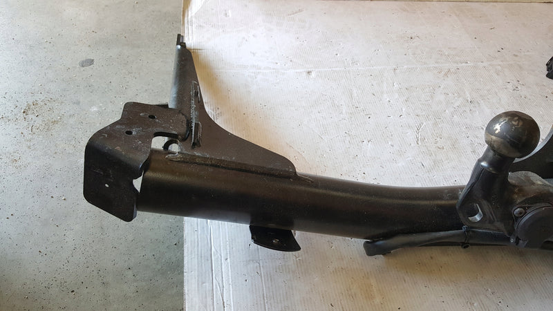Hak holowniczy AUDI Q3 RSQ3 83A800495 demontaż