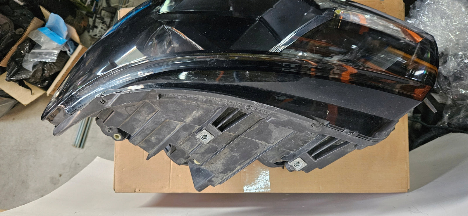 LE reflektor Vw T6 7E1941015AD 2017r IDEAŁ