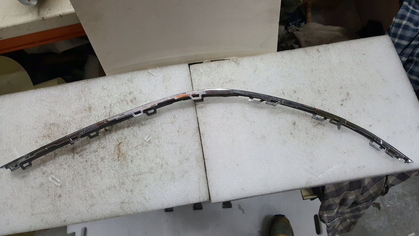Listwa chrom zderzaka prawy tył VW ARTEON 3G8853842B demontaż