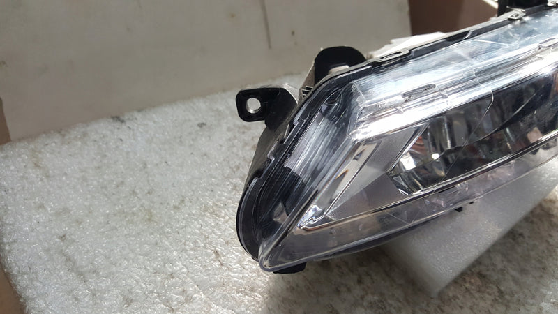 Prawy halogen LED-- SEAT LEON 5F0941702C demontaż oryginał