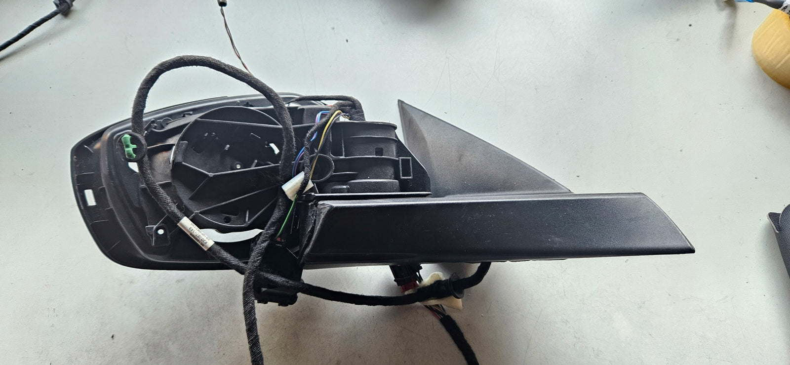 prawe lusterko zewnętrzne VW T-roc 2GA857502AS 13 pin+2pin oryginał