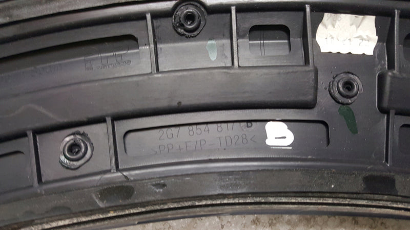 Listwa błotnika lewy tył VW TAIGO 2G7854817B demontaż