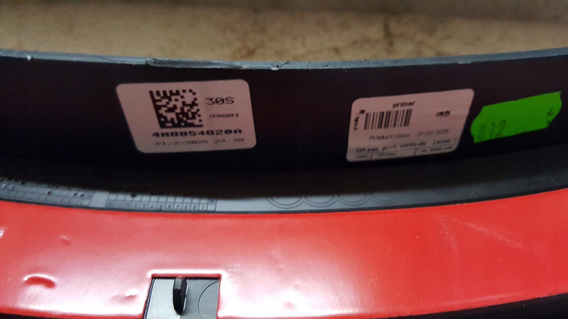 AUDI Q8 4M8 LISTWA BŁOTNIKA PRAWA TYŁ 4M8854820 A ORYGINAŁ