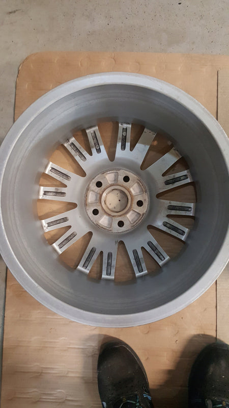 2x Felga aluminiowa 17 CALI AUDI A6 C6 7X17 ET42 5X112 4F0601025AC