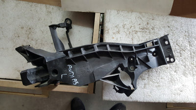 Uchwyt reflektora lewy Audi A5 S5 RS5 8T Lift 8T0805607D