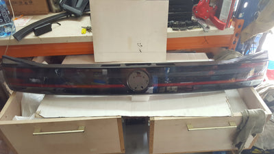 Lampa blenda klapy bagażnika VW TIAGO 2G7945093 demontaż