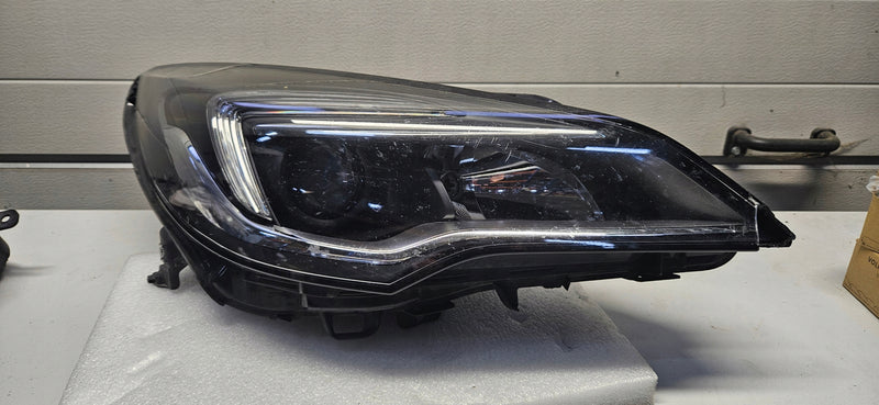 Prawy reflektor LED Opel Astra K 7960400000 2016r demontaż