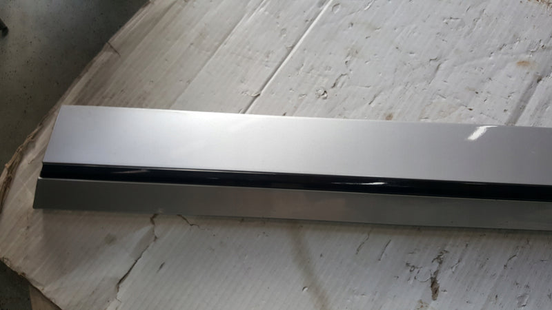 Listwa drzwi prawy przód SKODA SUPERB 3 3V0854940 demontaż