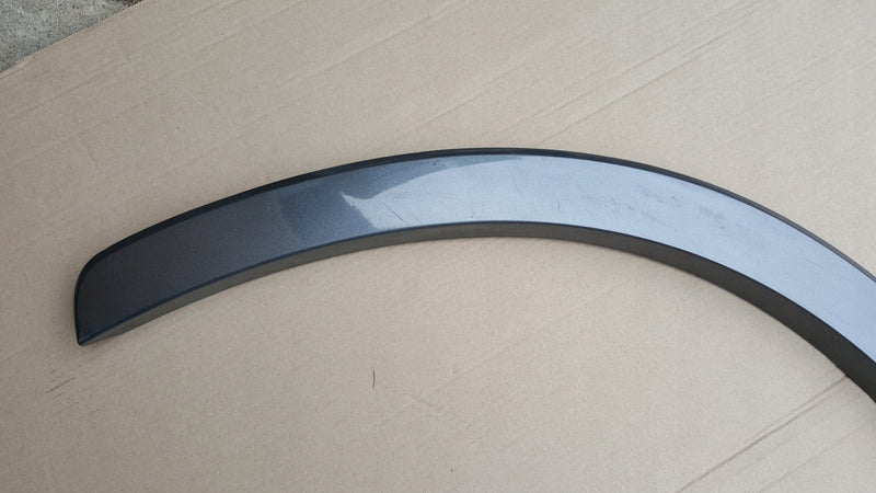 Listwa przednia lewa AUDI Q3 I 8U0 przód lewy 8U0853717A