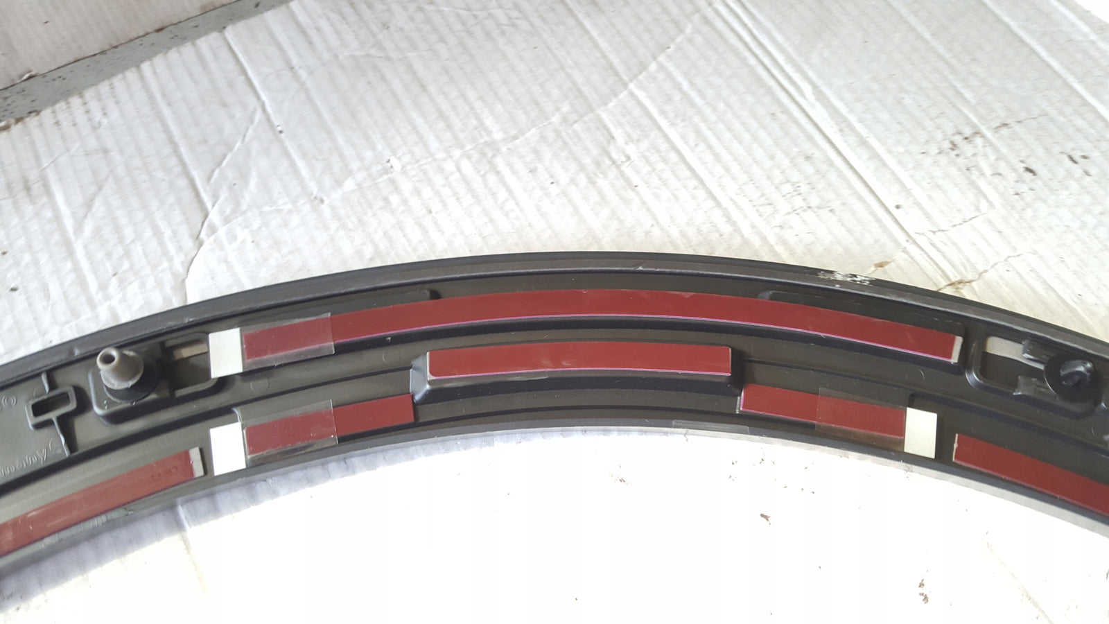 Listwa błotnika prawy przód AUDI E-TRON 4KE853718
