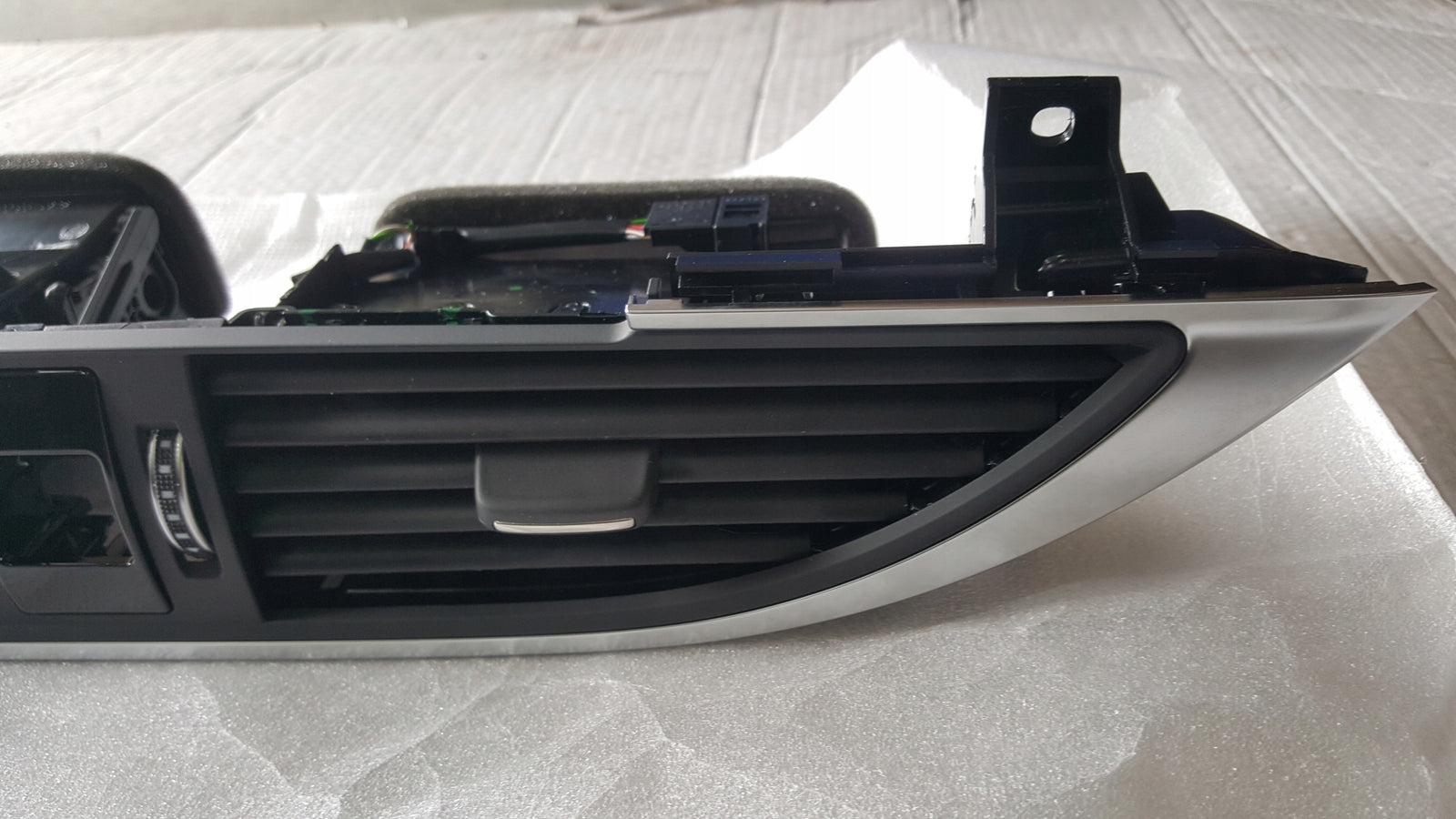 Środkowa kratka nawiewu AUDI A6 C7 A7 4G1820951J