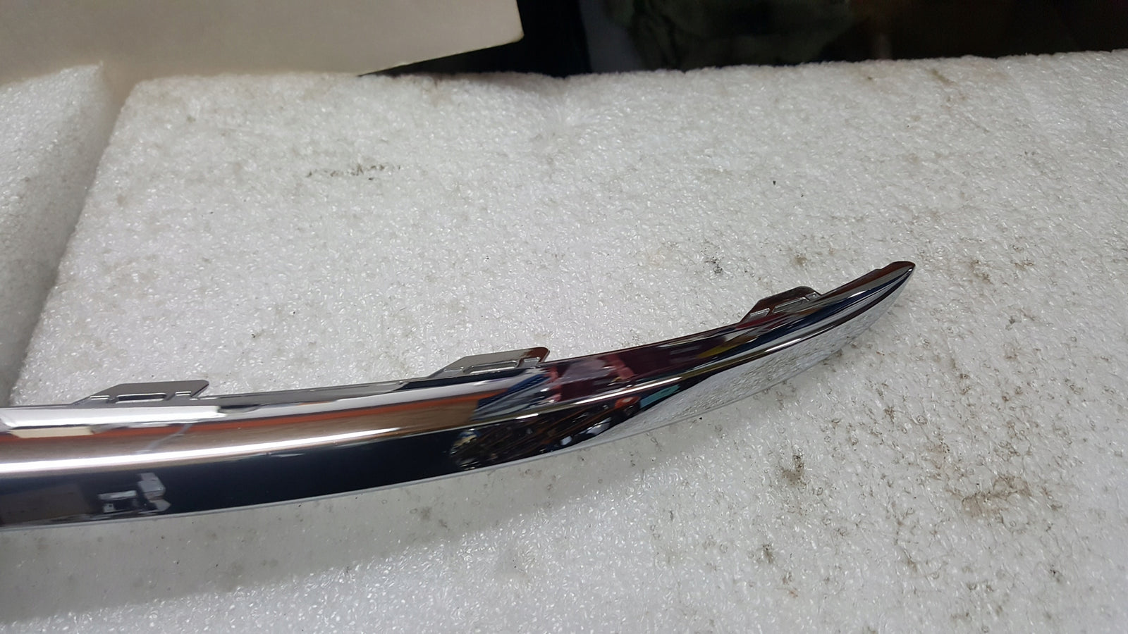 Listwa chrom zderzaka lewy przód VW T-ROC 2GA853711B demontaż