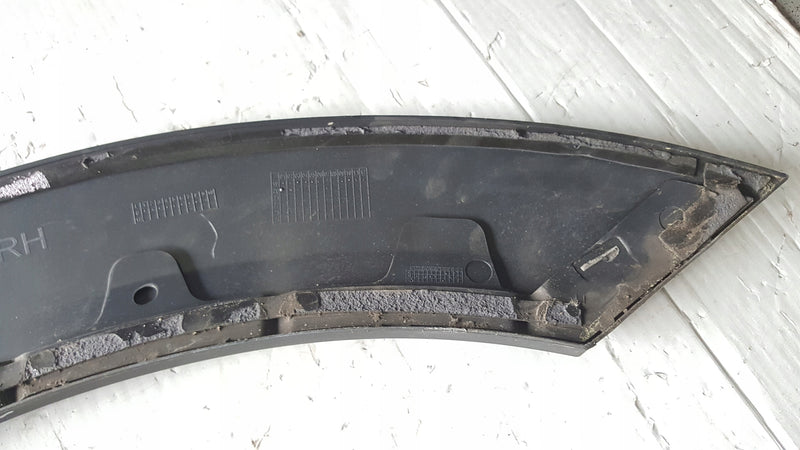 Listwa błotnika prawy tył AUDI A4 (B9) ALLROAD 8W9853818A demontaż