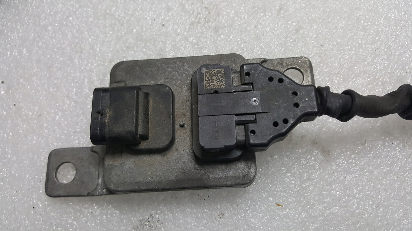 Sonda lambda czujnik NOX AUDI A4 B9 A5 8W0907807C demontaż