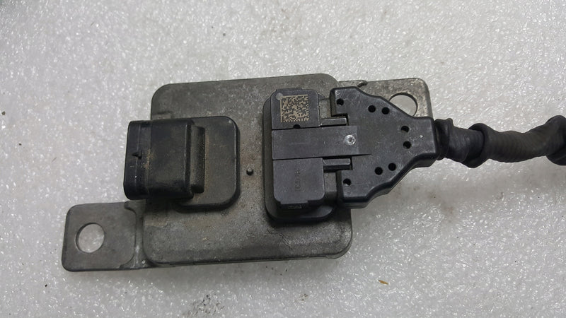 Sonda lambda czujnik NOX AUDI A4 B9 A5 8W0907807C demontaż