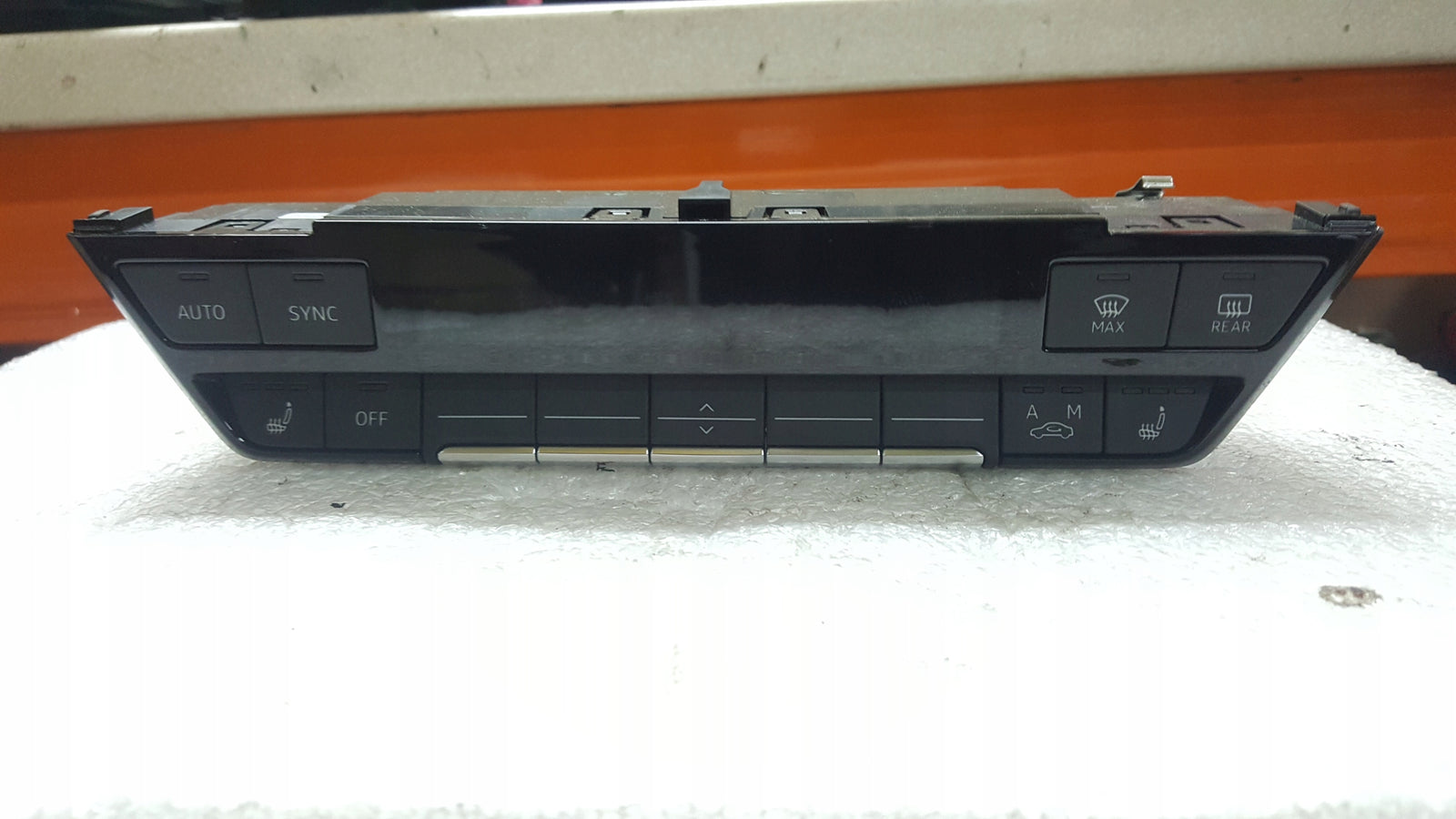 Panel klimatyzacji AUDI A3 8Y0820043A demontaż