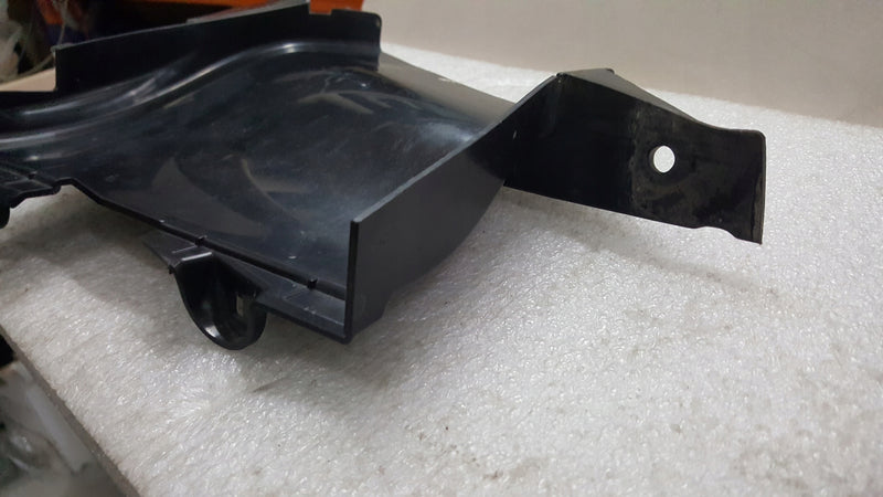 Kierownica powietrza lewy przód AUDI A5 8W6121763D demontaż