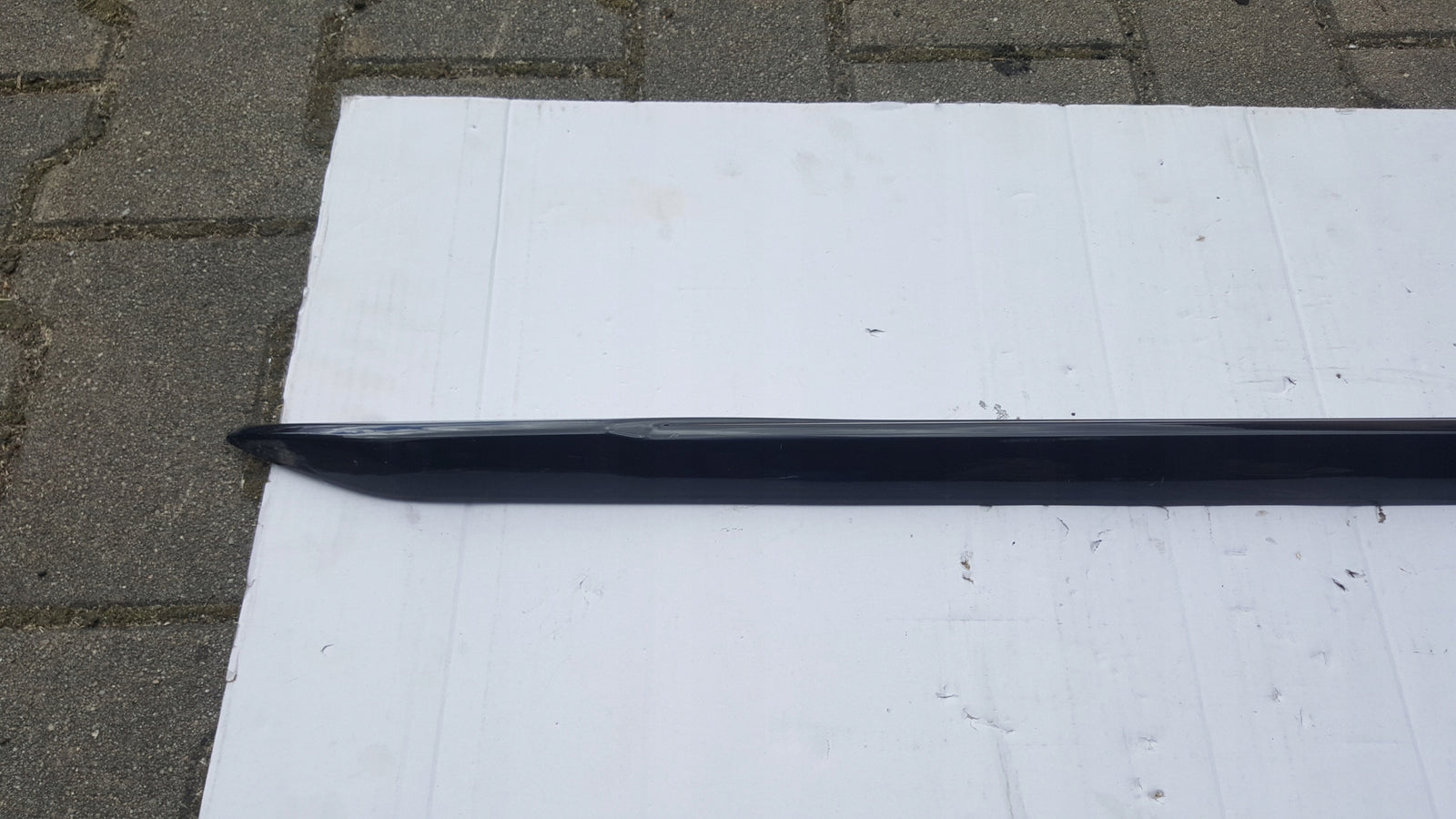 Listwa progowa prawa AUDI A4 B9 S-LINE 8W0853931A