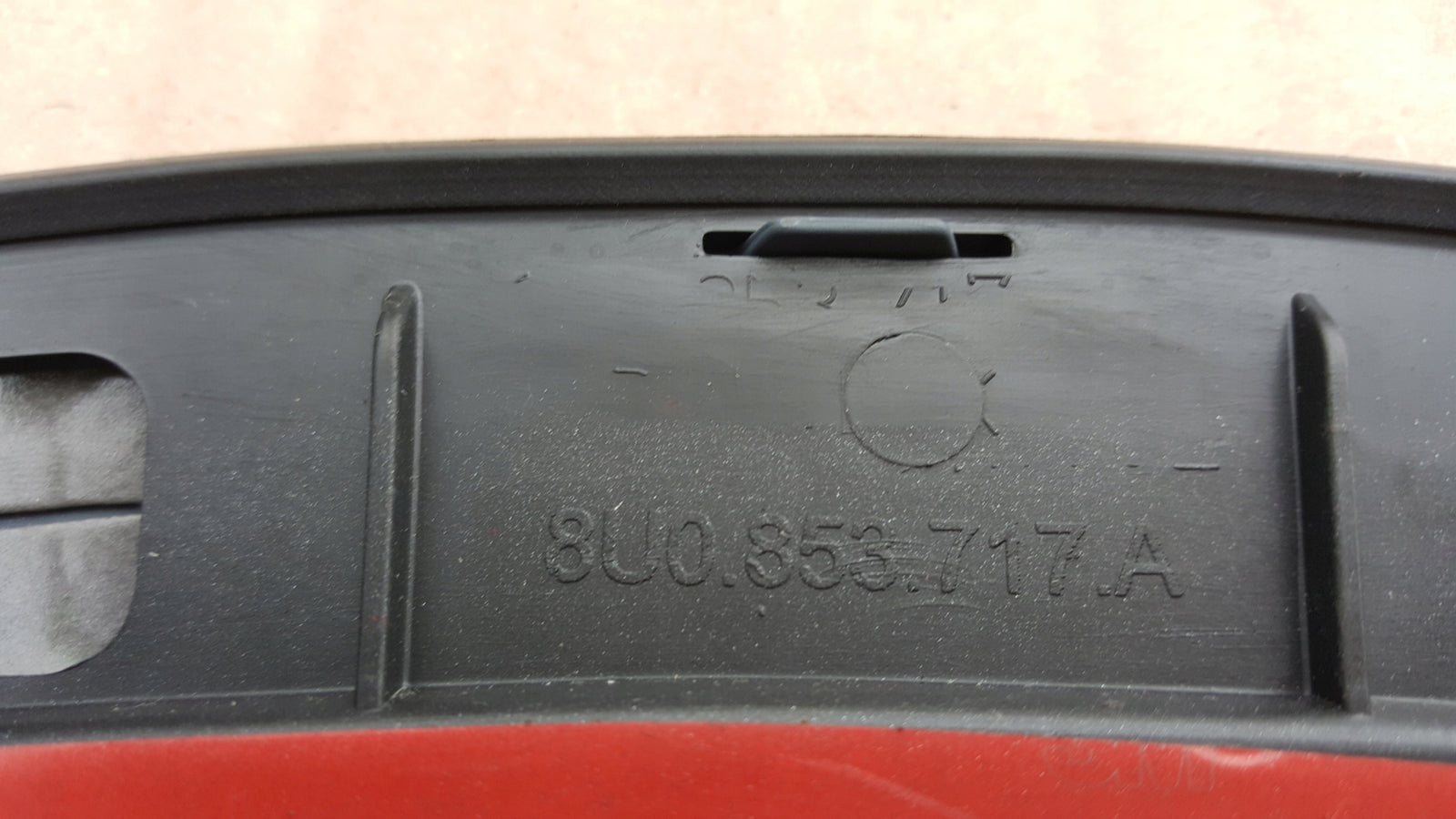 Listwa przednia lewa AUDI Q3 I 8U0 przód lewy 8U0853717A