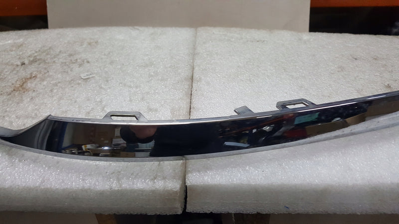 Listwa chrom zderzaka lewy tył VW PASSAT (B8) 3G0853841 demontaż