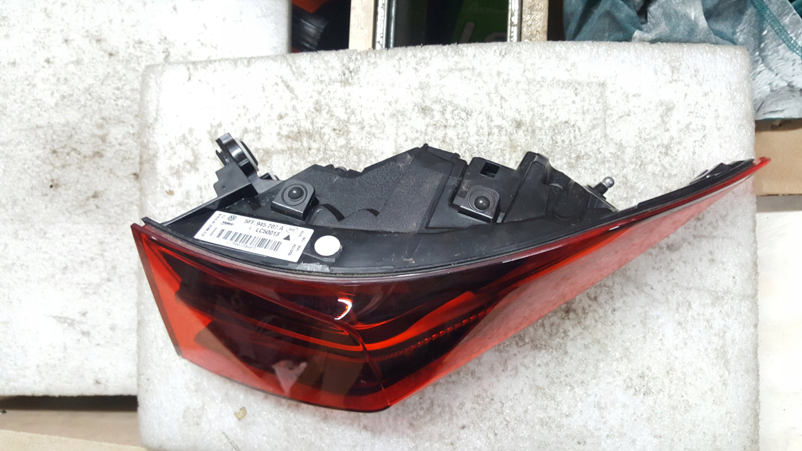 CUPRA FORMENTOR LIFT VZ 2024- LAMPA LEWA TYŁ 5FF945207A