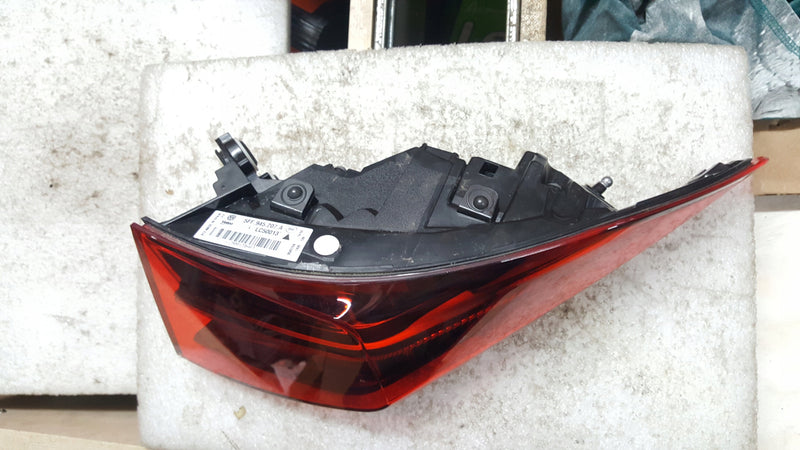CUPRA FORMENTOR LIFT VZ 2024- LAMPA LEWA TYŁ 5FF945207A