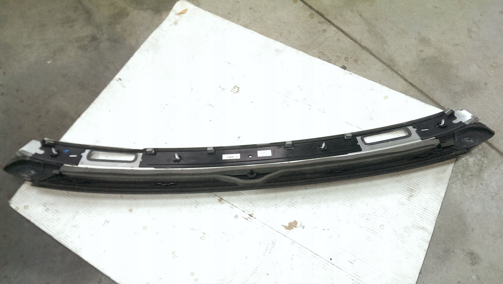 Listwa dachowa AUDI A5 cabrio 8F0853829B demontaż