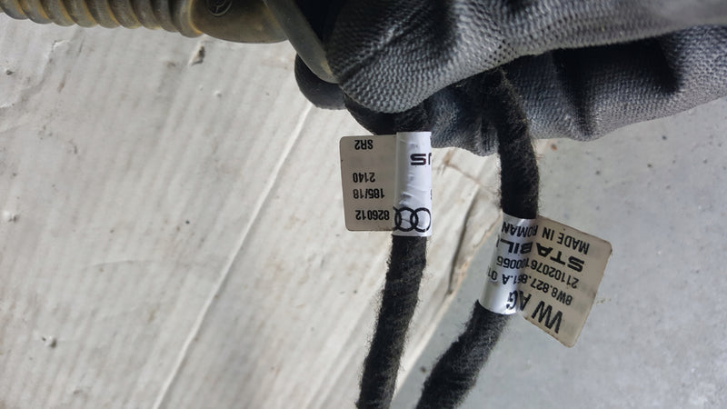 Siłownik klapy bagażnika AUDI A5 RS5 8W8827851A demontaż oryginał