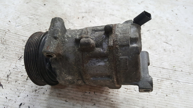Kompresor klimatyzacji AUDI A4 B8 A5 8K0260805N