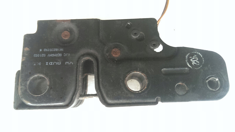 Zamek maski VW GOLF V 1K1823509D demontaż