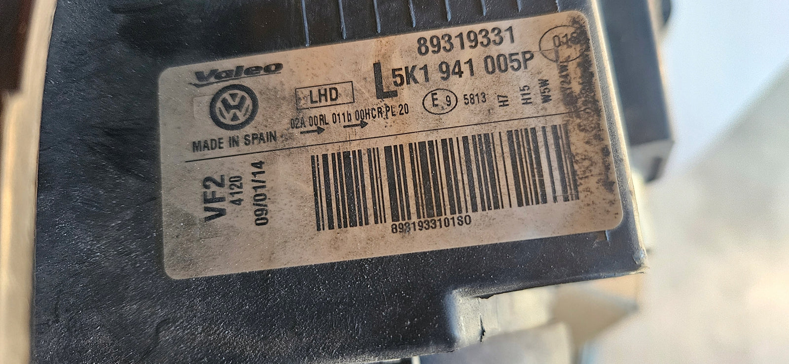 Le reflektor wraz z platformą mocującą Vw Golf 6 5K1941005P 2014r IDEAŁ