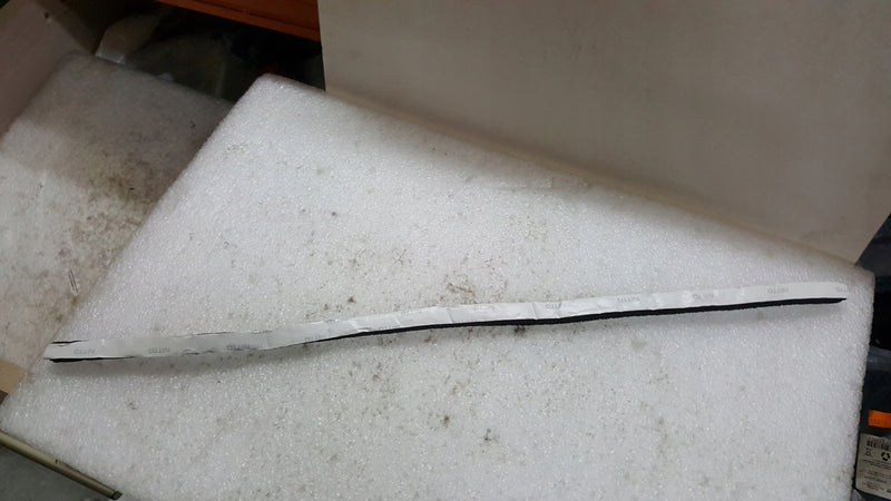 NOWA ORYGINALNA uszczelka pianka zderzaka przedniego VW T6.1 7LA807549