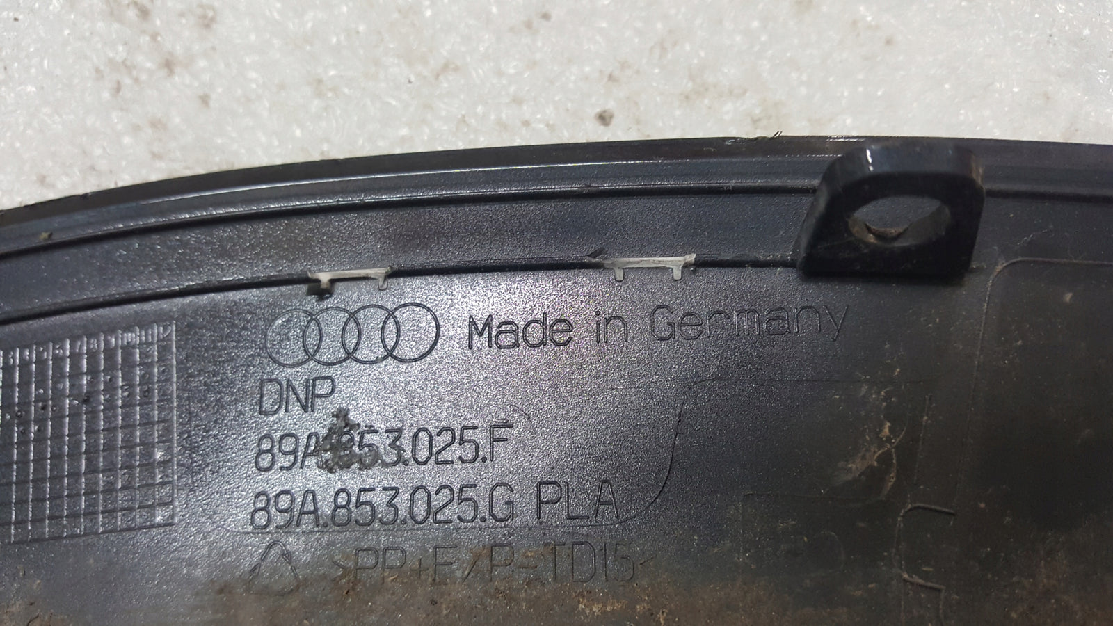Listwa zderzaka przedniego lewa strona AUDI Q4 e-tron 89A853025F