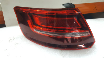 Lewa tylna lampa AUDI A3 SPORTBACK LIFT 8V4945069 demontaż