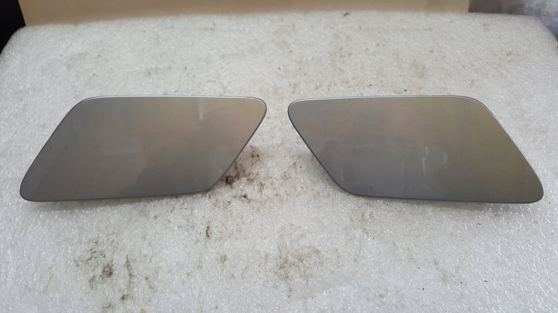 Zaślepki spryskiwaczy lewa +prawa AUDI A3 8V3955275B 8V3955276B demontaż