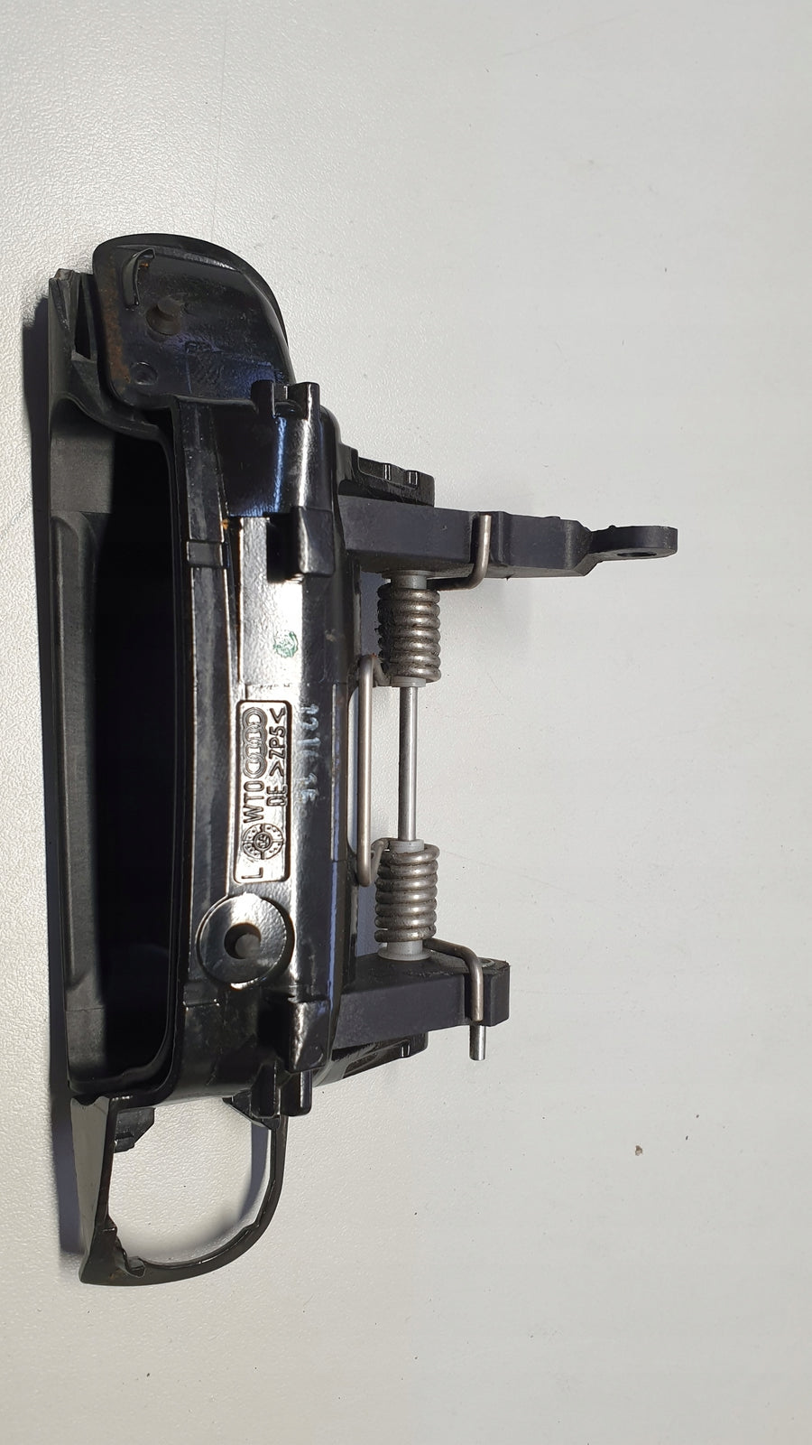 LE klamka zewnętrzna przód AUDI R8 4208370207A