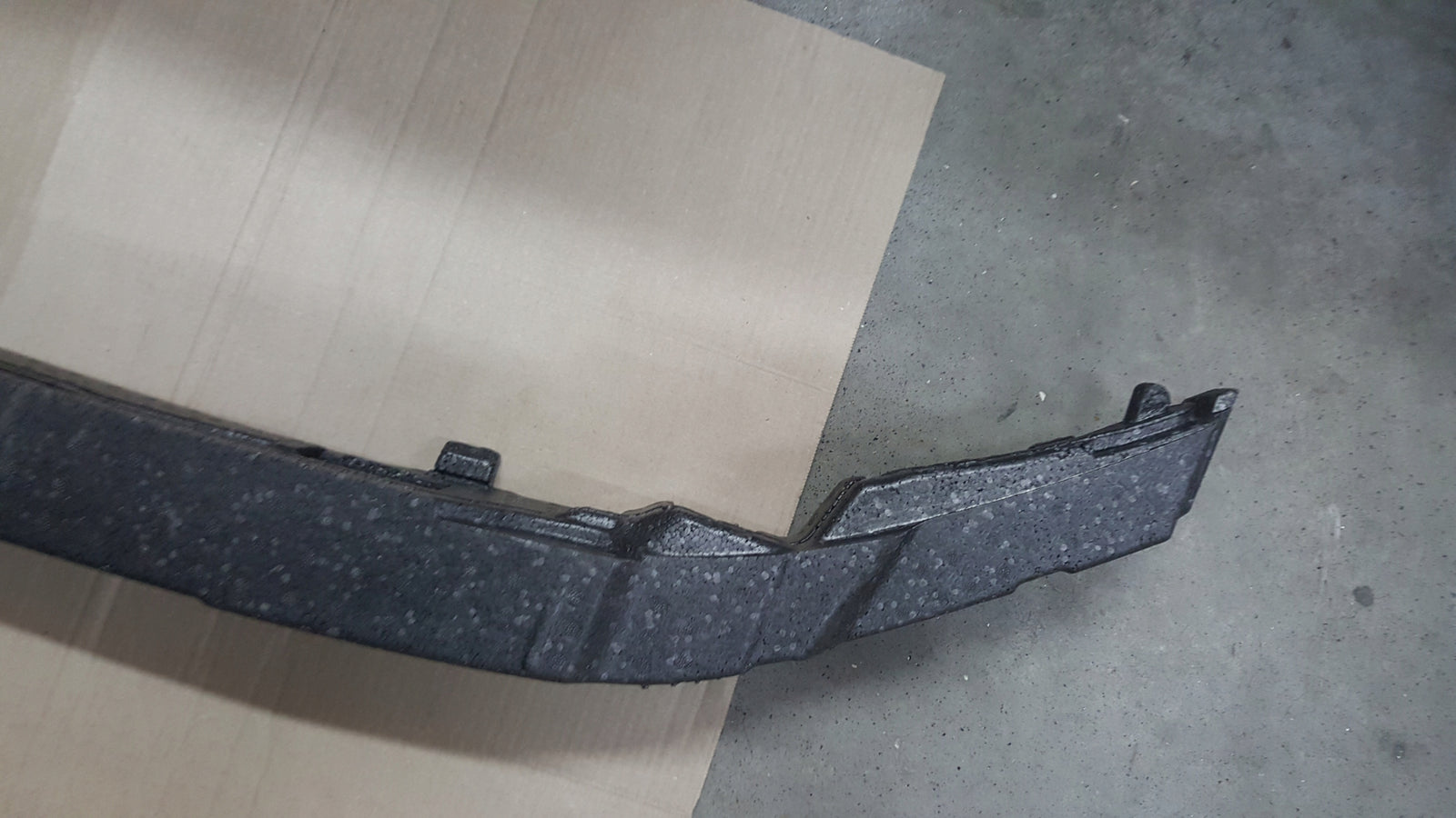 VW TOURAN II 15- ABSORBER ZDERZAKA PRZÓD 5TA807248