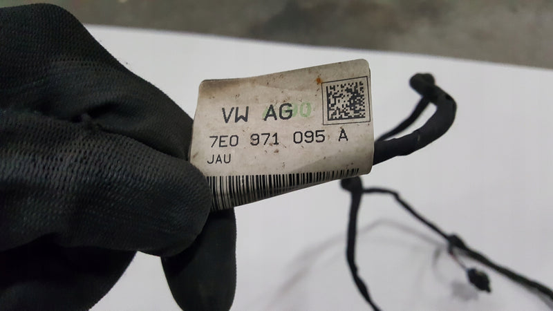 Wiązka czujników PDC zderzaka przedniego VW T6 7E0971095A demontaż