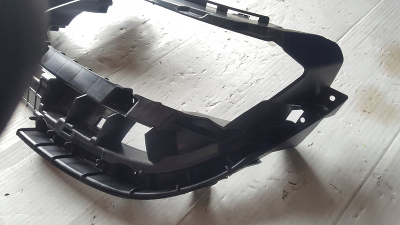 NOWE ORYGINALNE lewe mocowanie końcówki wydechu AUDI A4 (B9) 8W0807347D