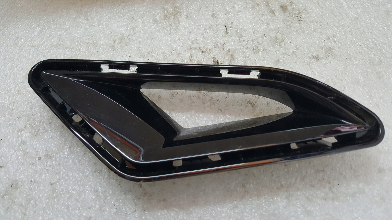 Kierownica powietrza przód lewa strona AUDI RS5 8W6807157A demontaż