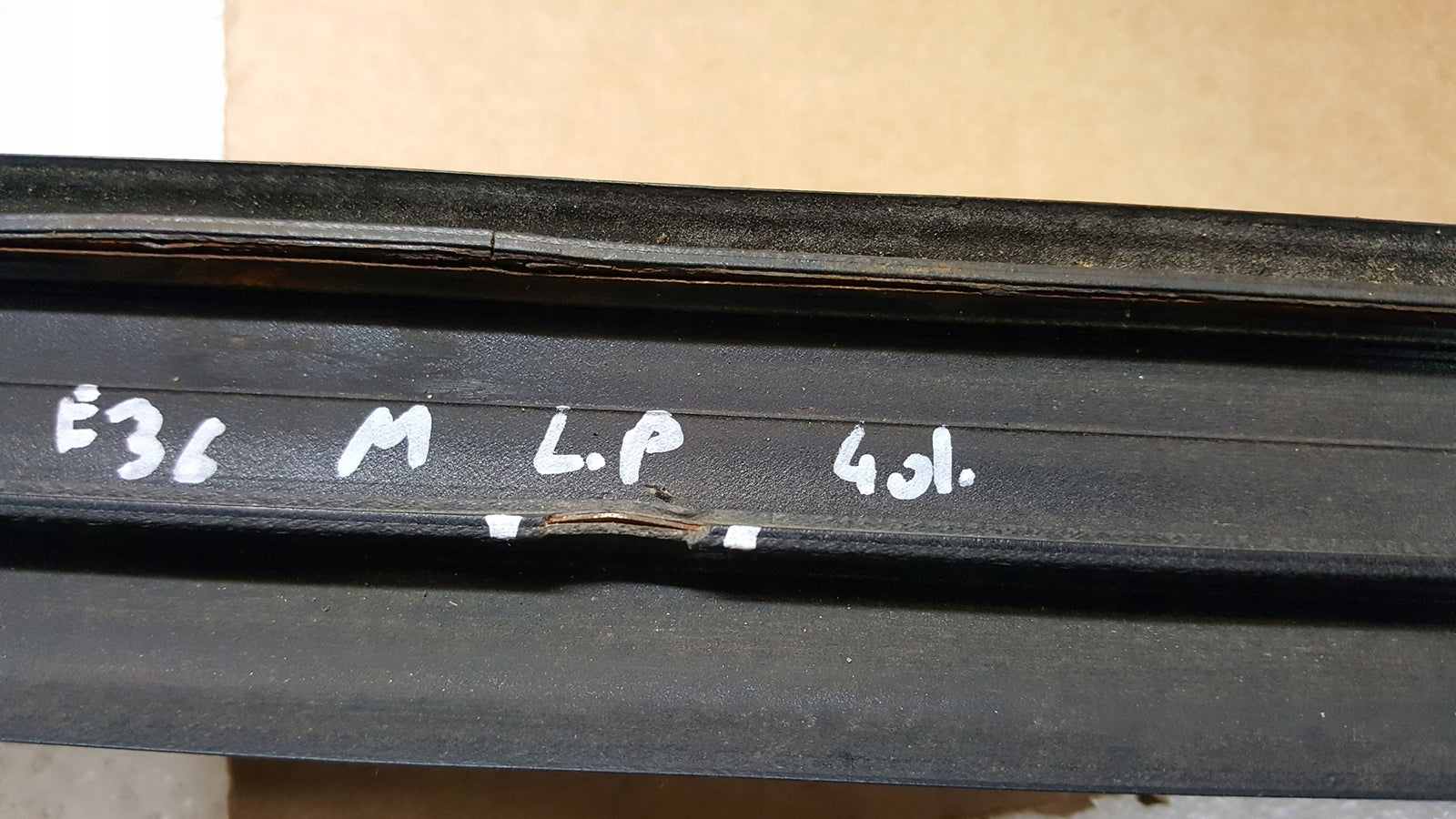 LISTWA DRZWI M-PAKIET LEWY PRZÓD BMW E36 51132262113