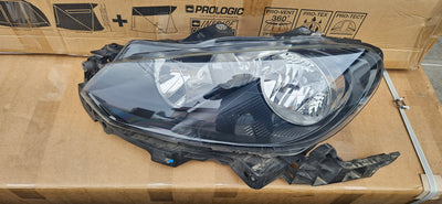 Le reflektor wraz z platformą mocującą Vw Golf 6 5K1941005P 2012r IDEAŁ